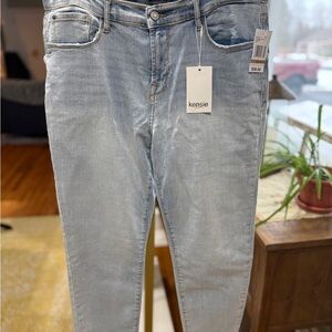 Kensie The Effortless Skinny Crop Denim Jeans in Light Blue 31/12 BNWT
